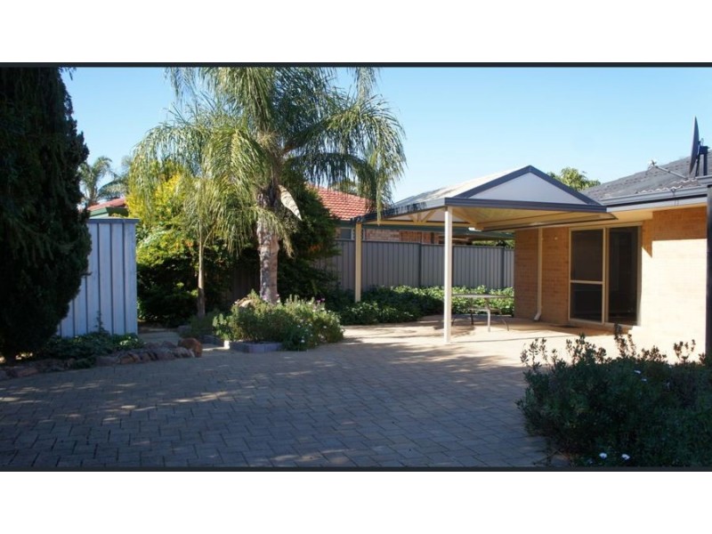 1 Lisbon Way, Seville Grove WA 6112