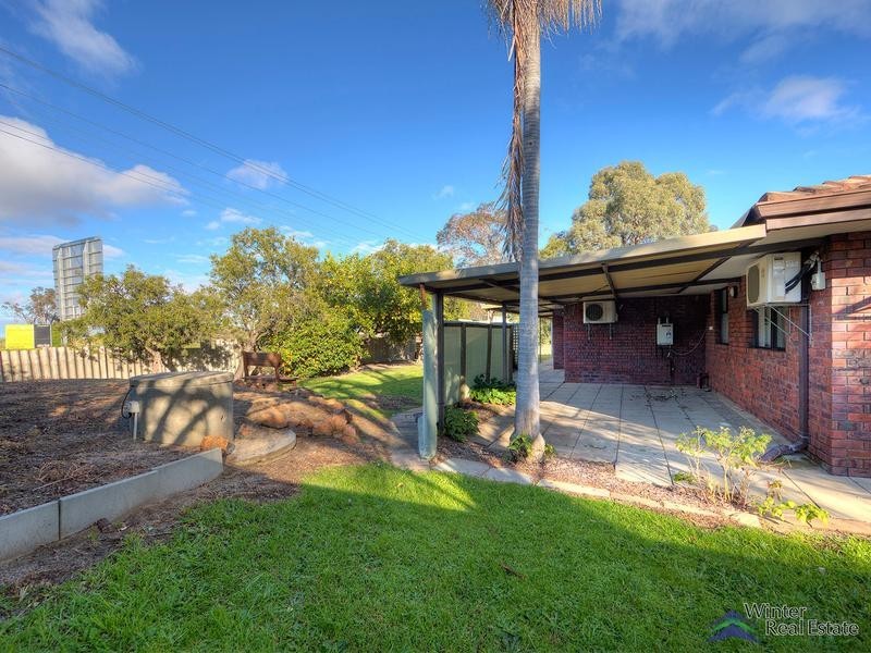 8 Bruce Road, Wattle Grove WA 6107