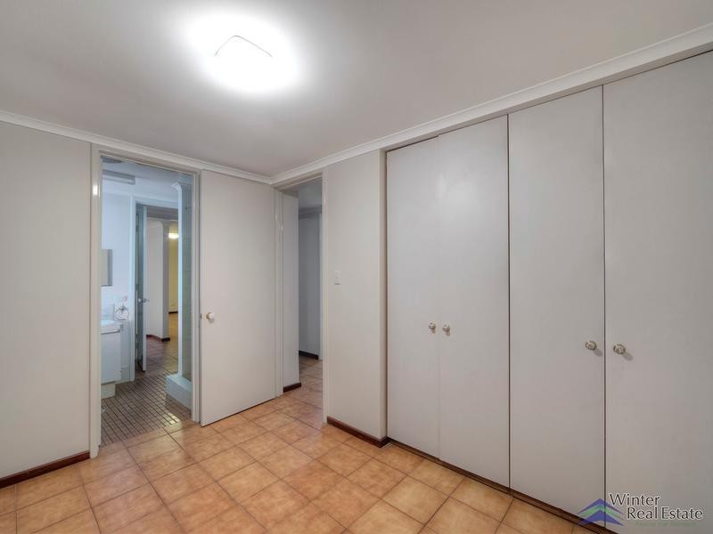 8 Bruce Road, Wattle Grove WA 6107