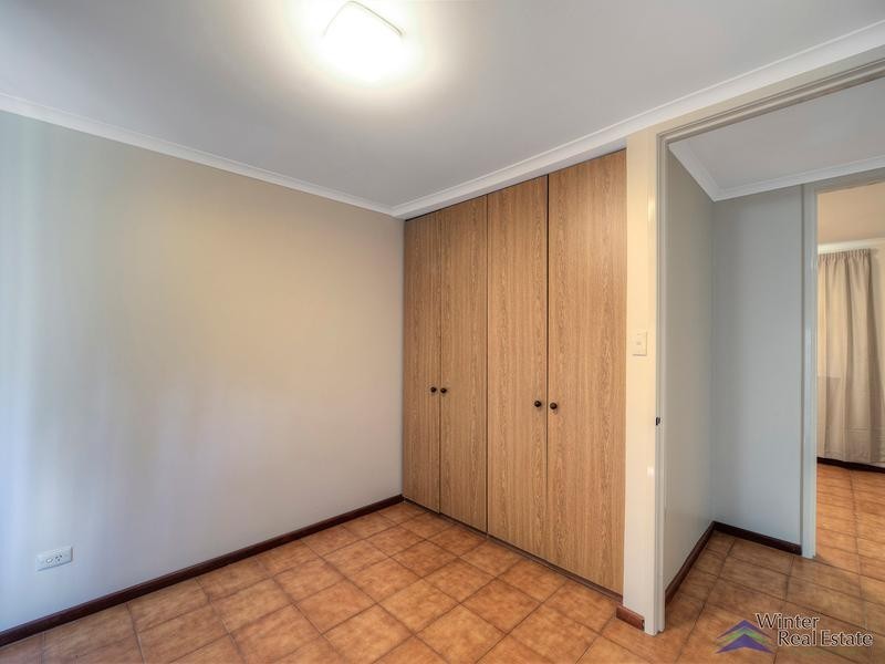 8 Bruce Road, Wattle Grove WA 6107