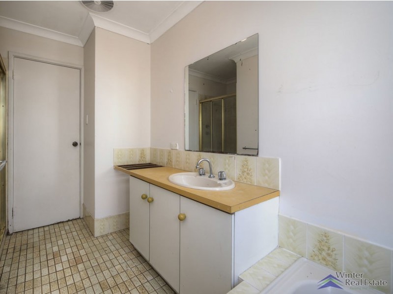 11 Bamlett Street, Mount Nasura WA 6112