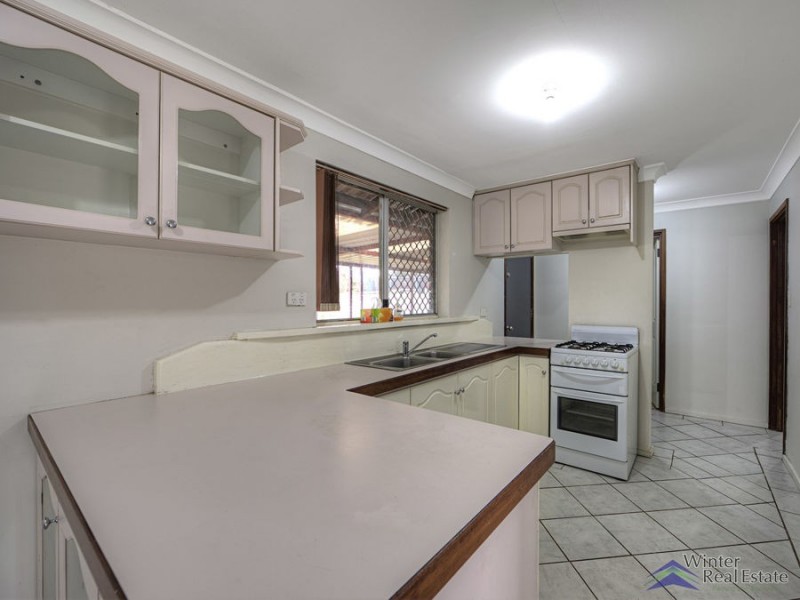 6 Redross Court, Armadale WA 6112