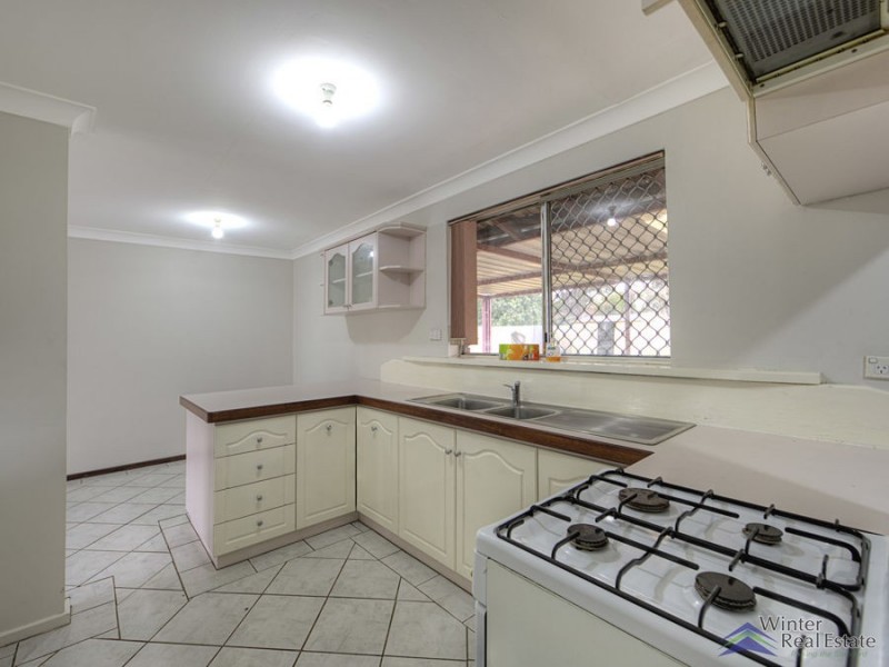 6 Redross Court, Armadale WA 6112