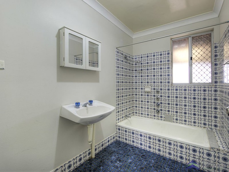 6 Redross Court, Armadale WA 6112
