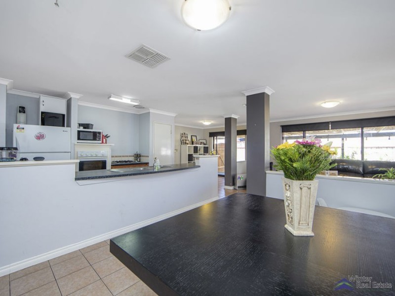 7 Agate Way, Maida Vale WA 6057