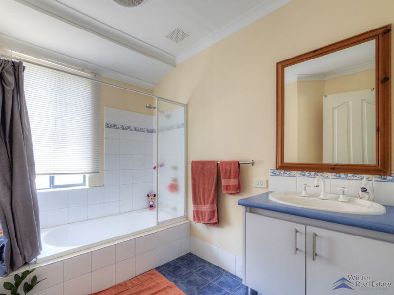 7 Agate Way, Maida Vale WA 6057