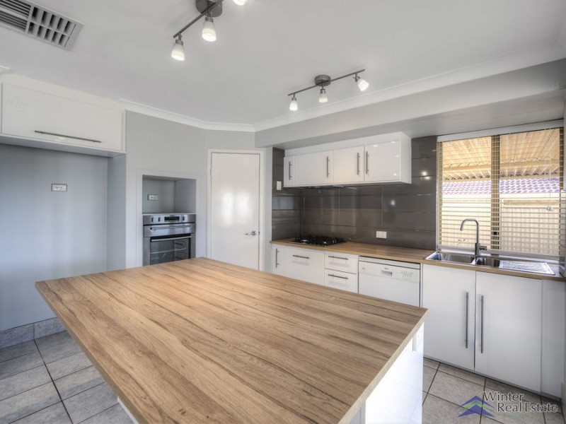 89 Bolderwood Drive, South Lake WA 6164