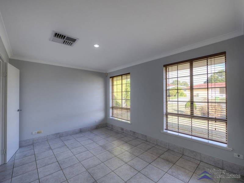 89 Bolderwood Drive, South Lake WA 6164