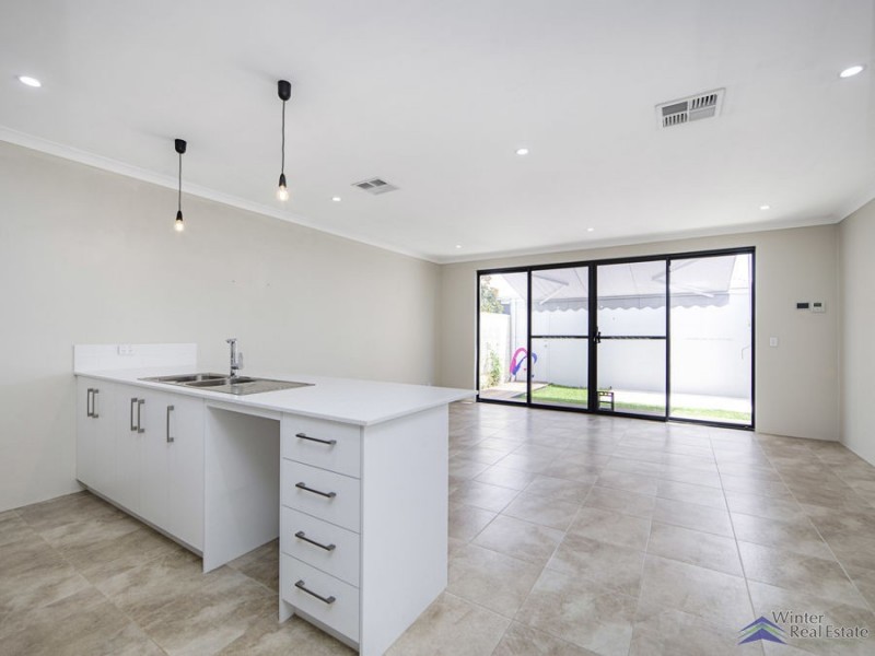 7 Auburn Lane, Forrestfield WA 6058