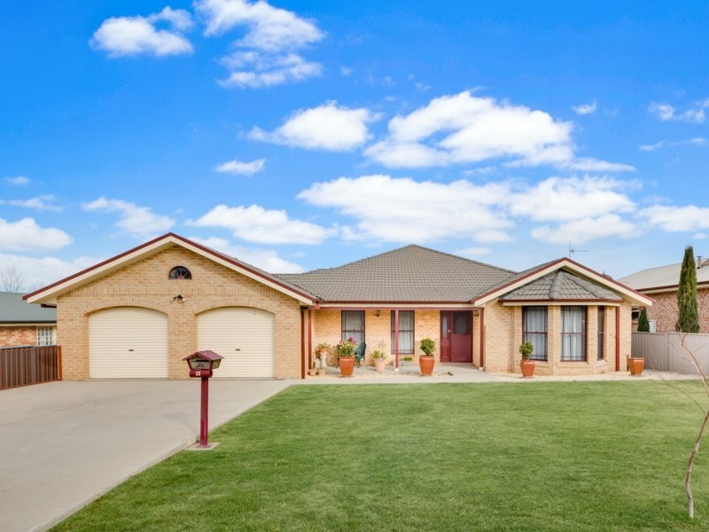 13 Brennan Crescent, Oberon NSW 2787