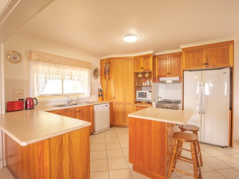 69 Marks Crescent, Oberon NSW 2787