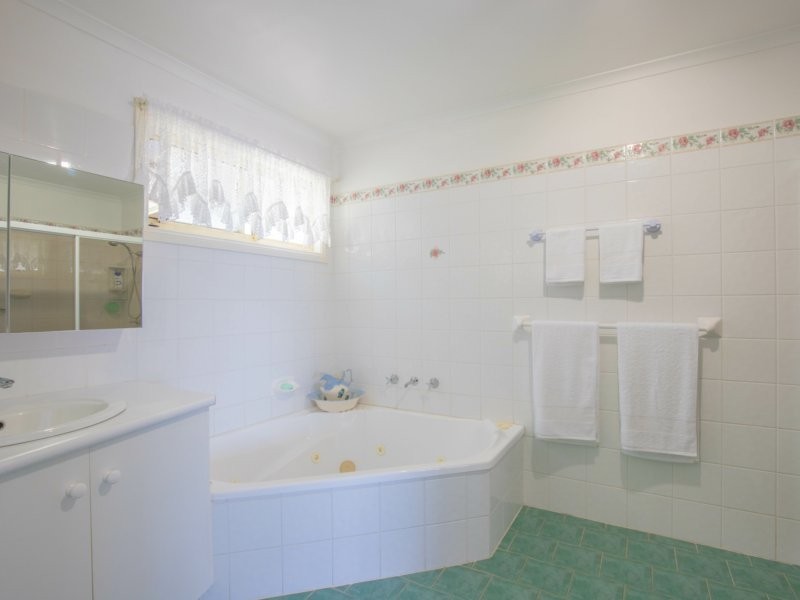 69 Marks Crescent, Oberon NSW 2787