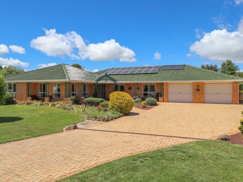 4 Carrington Avenue, Oberon NSW 2787