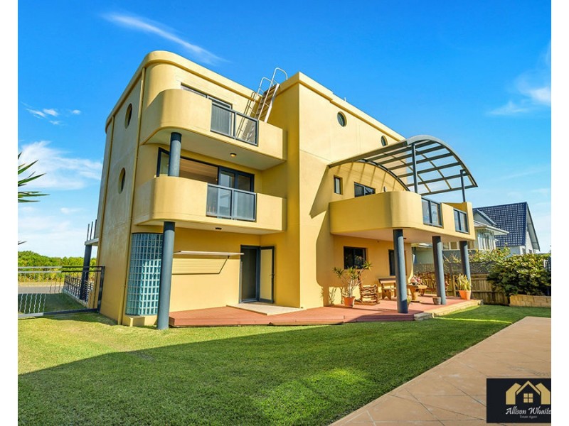 7 Grevillia Parade, Minnie Water NSW 2462