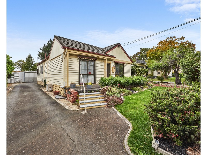 2 Victory Street, Croydon VIC 3136