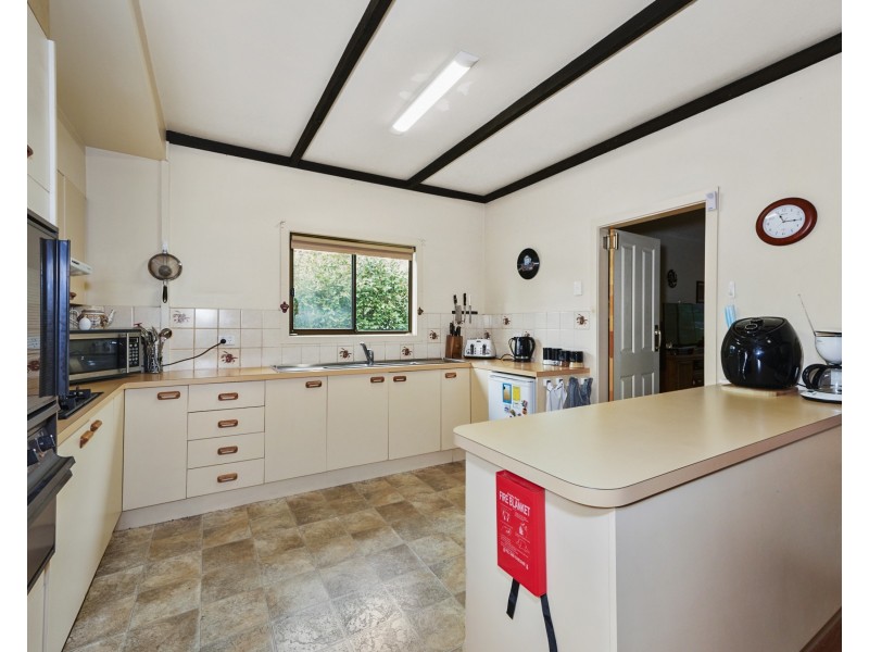 2 Victory Street, Croydon VIC 3136