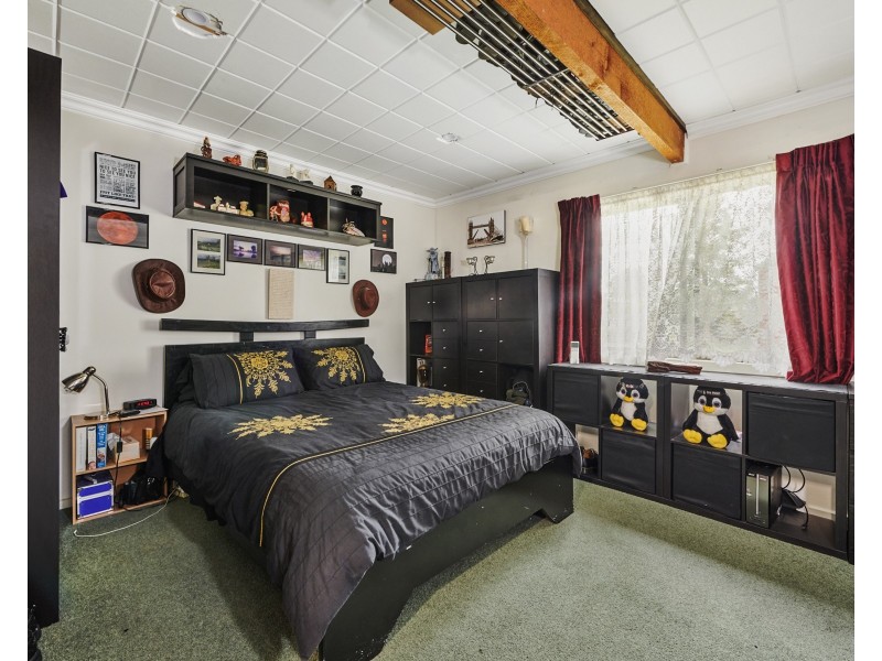 2 Victory Street, Croydon VIC 3136