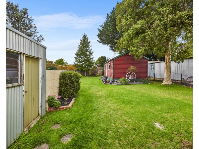 2 Victory Street, Croydon VIC 3136