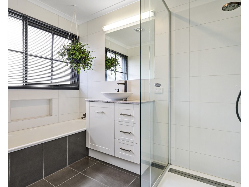 4 Radiata Close, Ringwood North VIC 3134