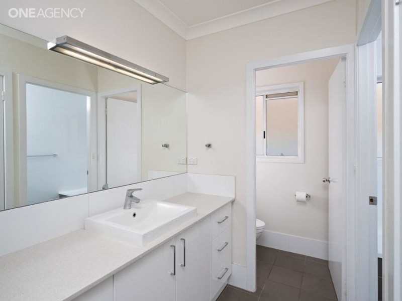 16 Overdale Drive, Bourkelands NSW 2650