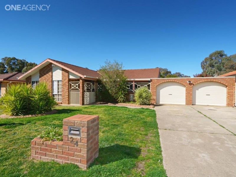 24 Karoom Drive, Glenfield Park NSW 2650