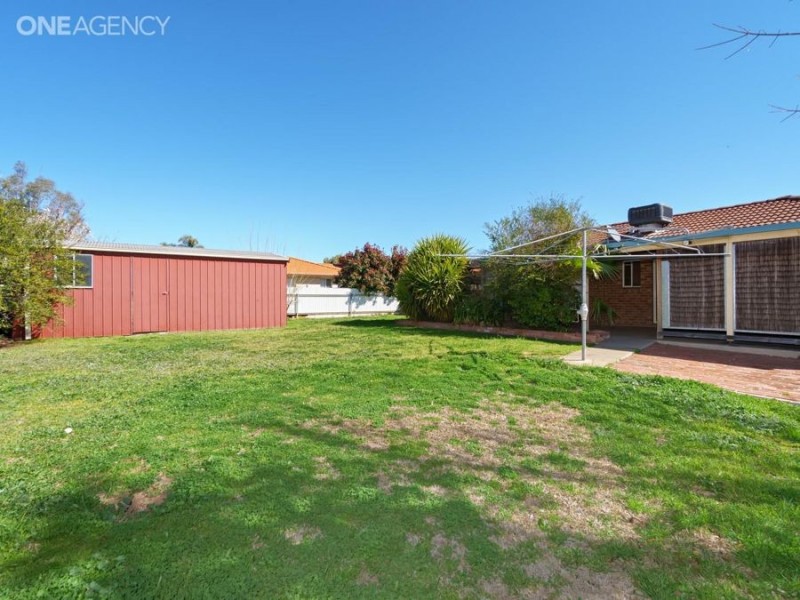 24 Karoom Drive, Glenfield Park NSW 2650