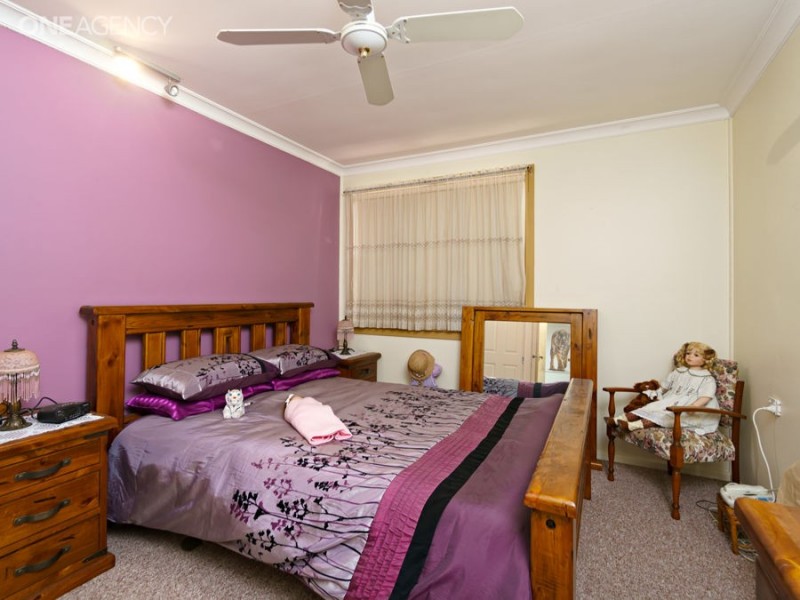 4 Essex Road, Mount Austin NSW 2650