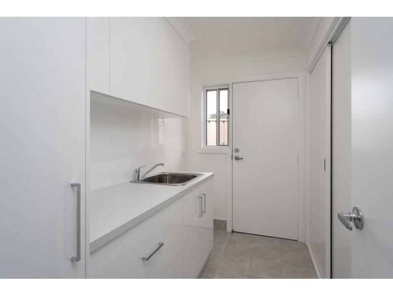 4 Barrett Street, Lloyd NSW 2650