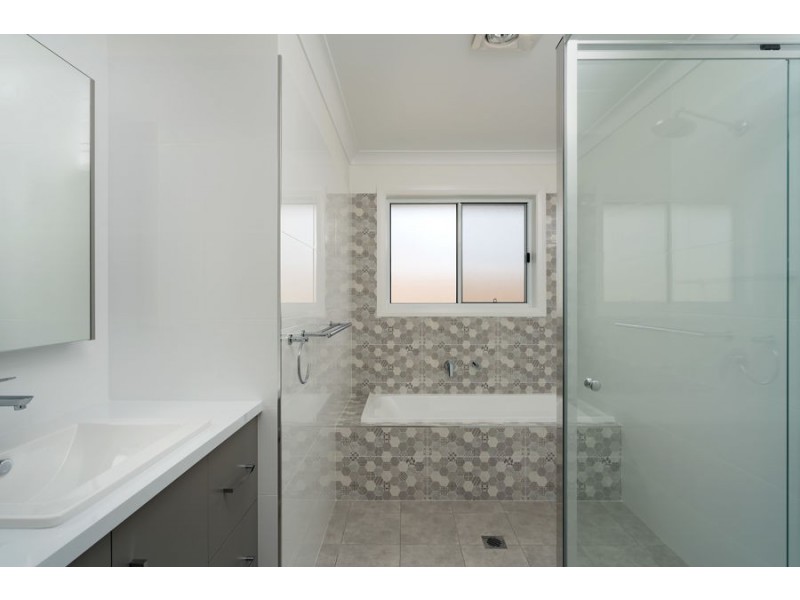 4 Barrett Street, Lloyd NSW 2650