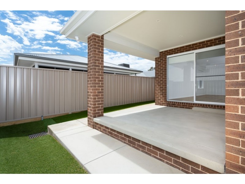 4 Barrett Street, Lloyd NSW 2650