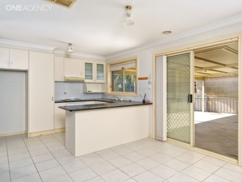 23 Kaldari Crescent, Glenfield Park NSW 2650