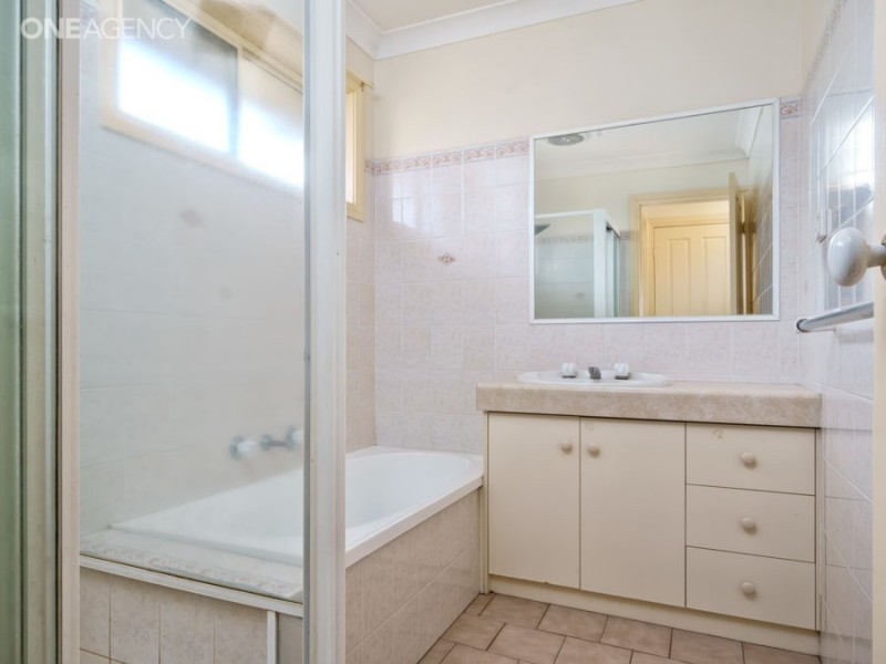 23 Kaldari Crescent, Glenfield Park NSW 2650