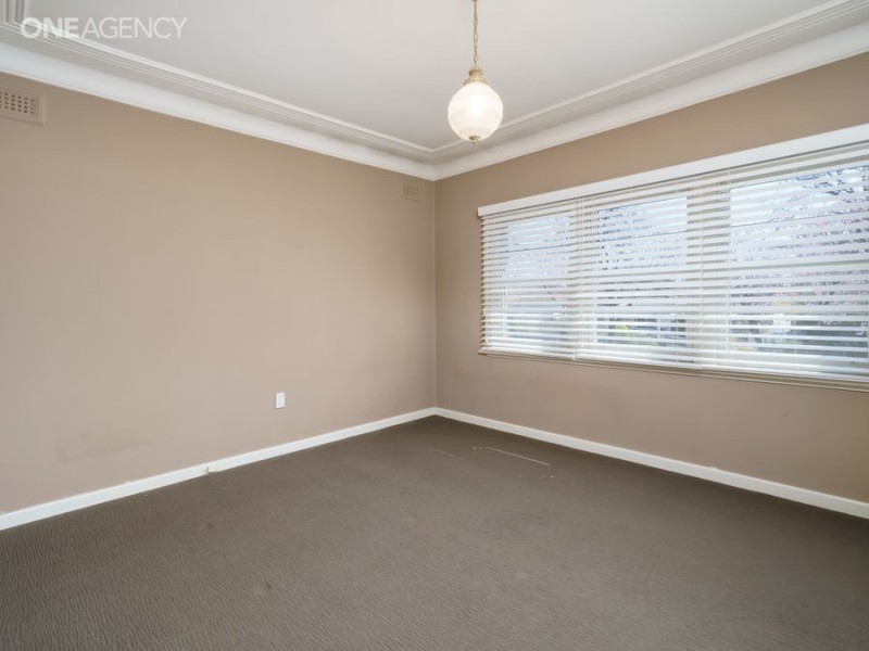 27 Mair Street, Turvey Park NSW 2650