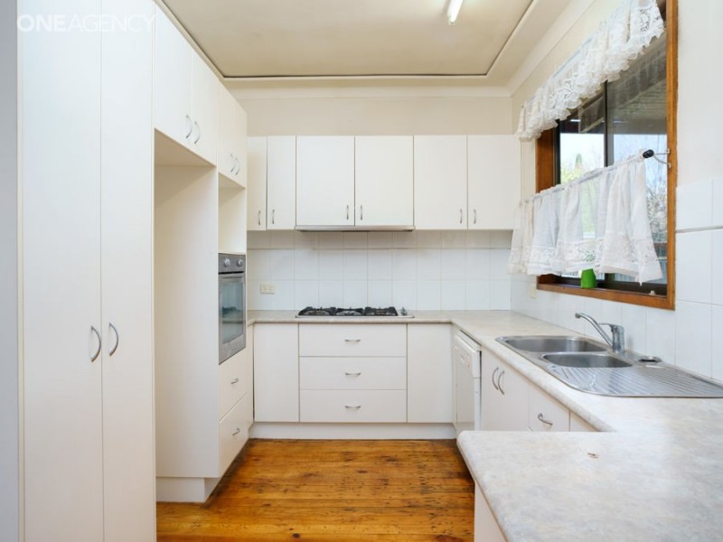 4 Blamey Street, Turvey Park NSW 2650