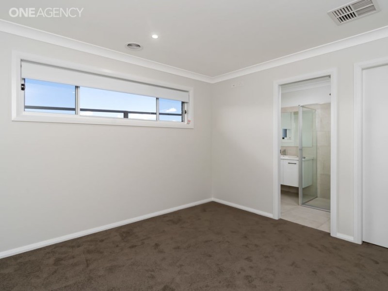 2/8 Wylie Court, Boorooma NSW 2650