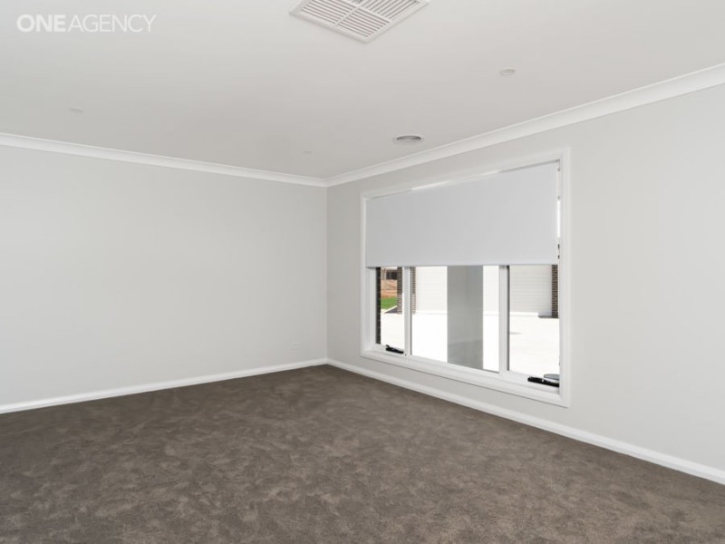 2/8 Wylie Court, Boorooma NSW 2650