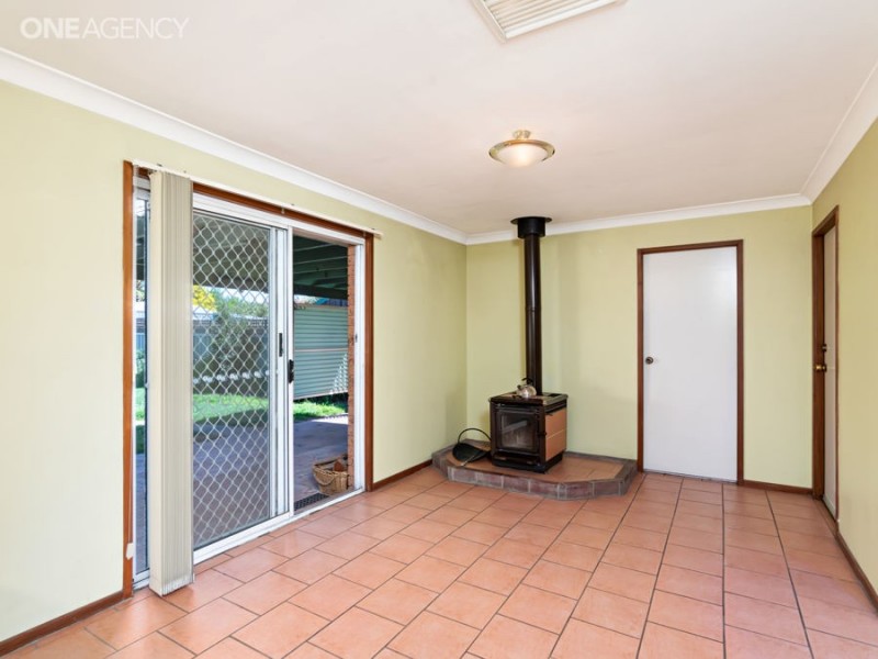 22 Naretha Street, Glenfield Park NSW 2650
