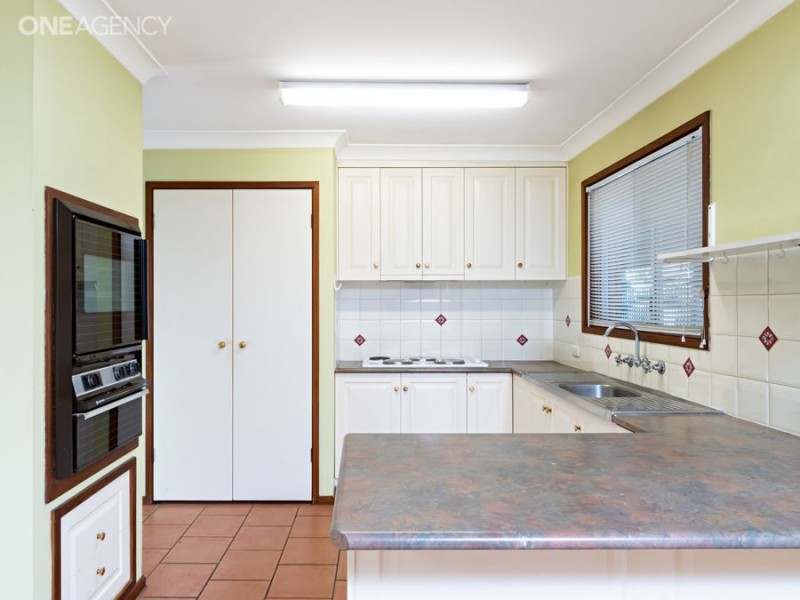 22 Naretha Street, Glenfield Park NSW 2650