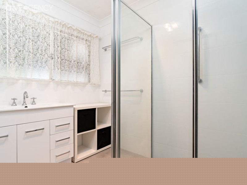 22 Naretha Street, Glenfield Park NSW 2650