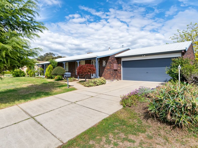 14 Darri Street, Glenfield Park NSW 2650