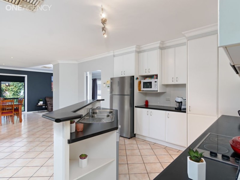 3 Woomera Place, Glenfield Park NSW 2650