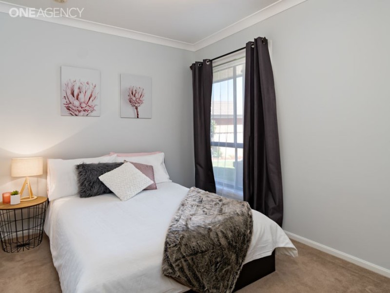 3 Woomera Place, Glenfield Park NSW 2650