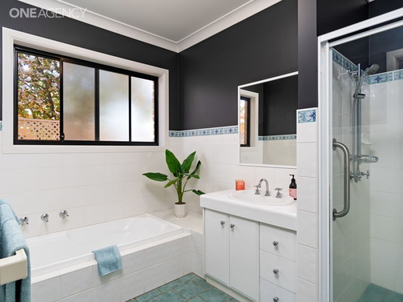 3 Woomera Place, Glenfield Park NSW 2650