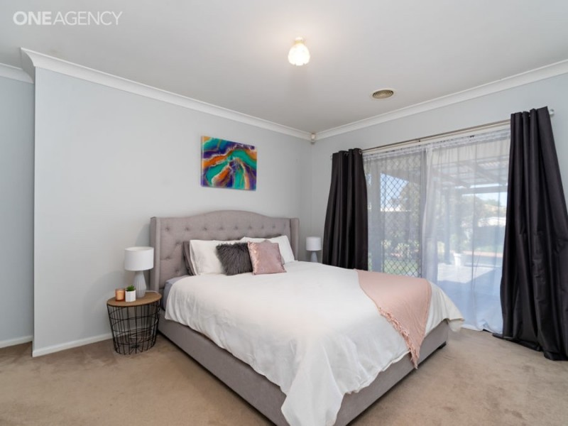 3 Woomera Place, Glenfield Park NSW 2650