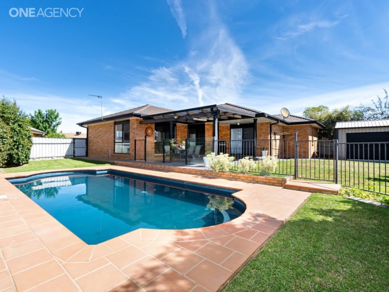 3 Woomera Place, Glenfield Park NSW 2650