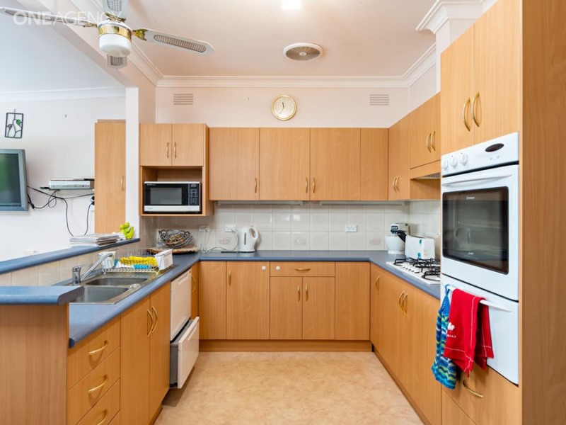 5 Fernleigh Road, Turvey Park NSW 2650