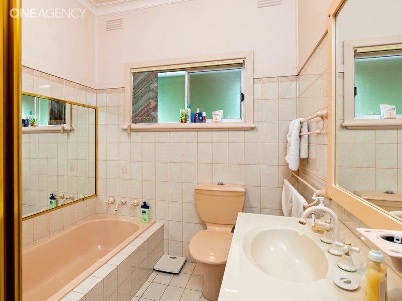 5 Fernleigh Road, Turvey Park NSW 2650