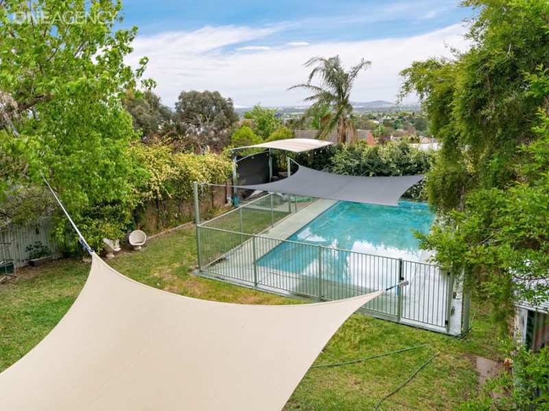 5 Fernleigh Road, Turvey Park NSW 2650