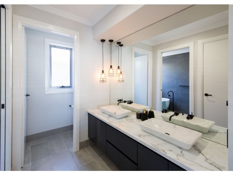 31 Kansas Drive, Tolland NSW 2650