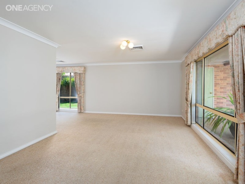 11 Brooklyn Drive, Bourkelands NSW 2650